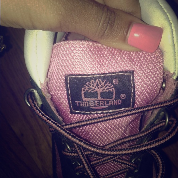 Pink & black timberlands - Picture 1 of 3