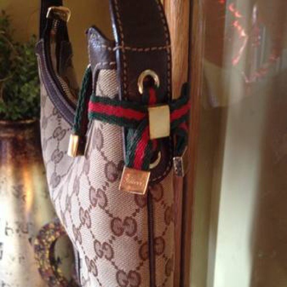SOLD! Gucci Princy Hobo. Needs to go!! - Picture 2 of 3
