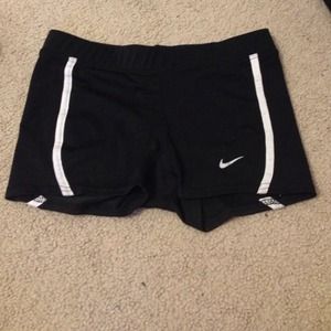 Nike shorts --TRADING