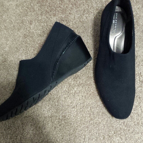 Rockport slip on wedge shoes.   Black