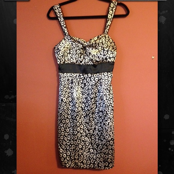 Guess Black and Tan dress - Picture 1 of 1