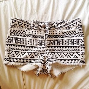 B&w tribal patterned shorts