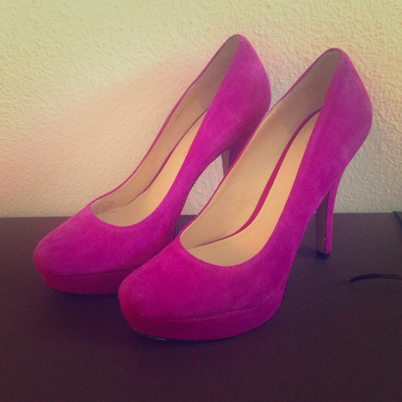Enzo Angiolini Smiles Platform Pump