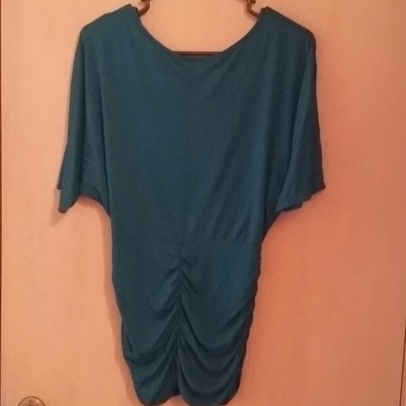 Beautiful top - Picture 2 of 2