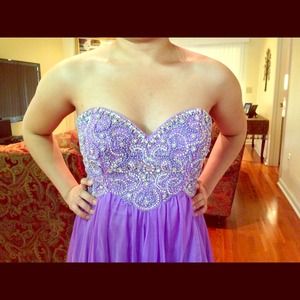 BEAUTIFUL PROM DRESS!