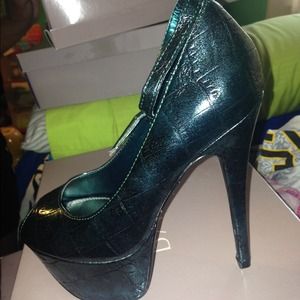 Green heels 😊 never been worn