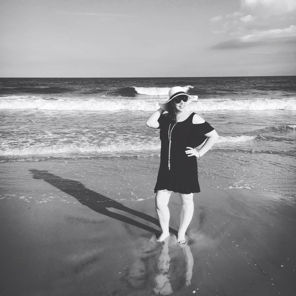 Meet your seller! 😊 - Picture 5 of 6