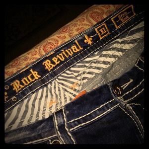 Woman's rock revival jeans