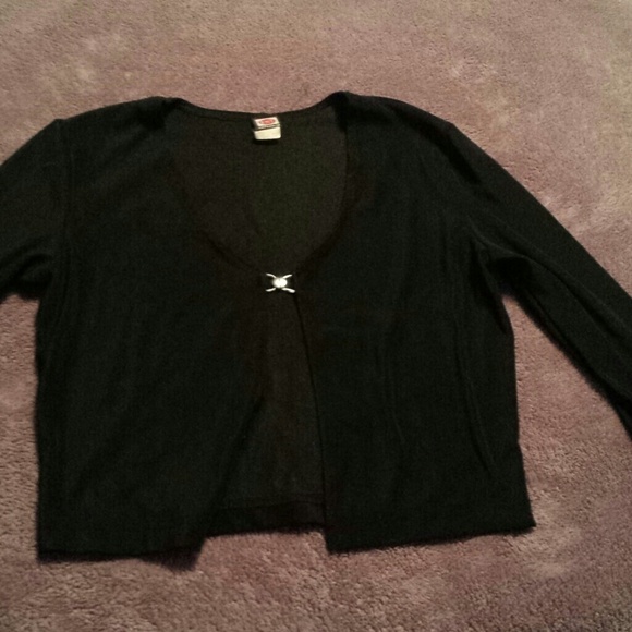 Lightweight black 3/4 length sleeve cover up