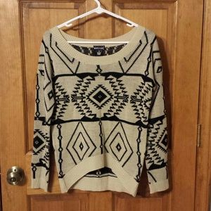 Aztec Hi-Lo Sweater. NWOT.