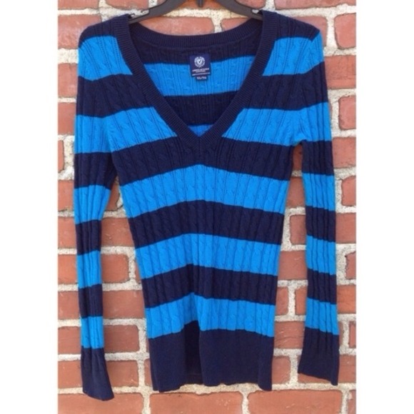 AE heavy knit sweater