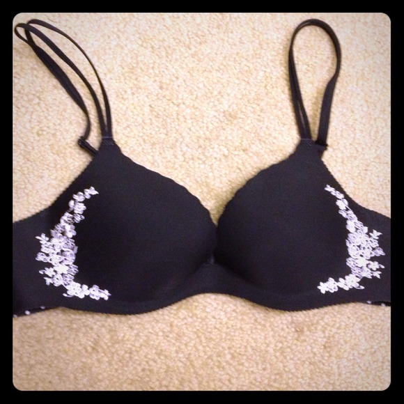 Victoria's Secret black bra 34A