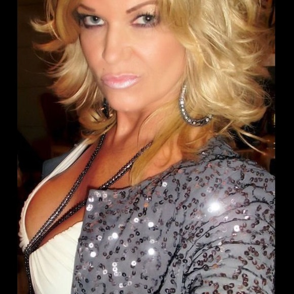 🌹Krystal's Fashion🌹 - Picture 2 of 4