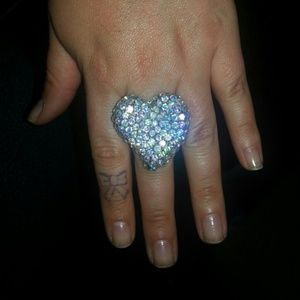 Big bling heart ring