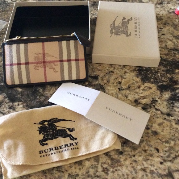 SOLD🚨 Burberry coin purse