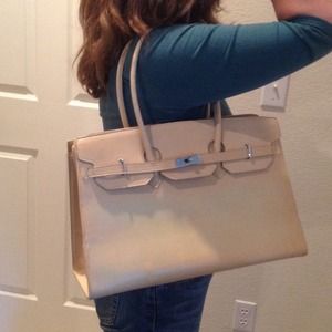 Donald j Pliner lg leather commuter bag.