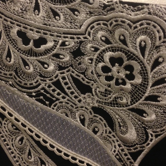 SOLD TO CONSIGNMENT - Picture 2 of 3