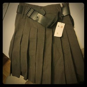 Burberry pleated skirt!