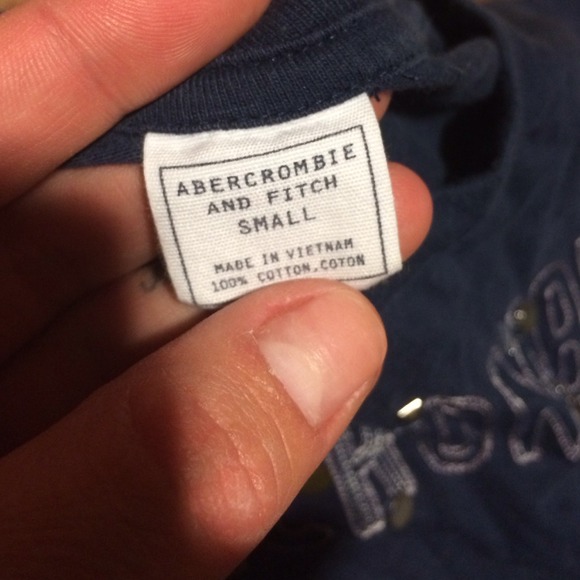 Abercrombie tee really nice design - Picture 3 of 3