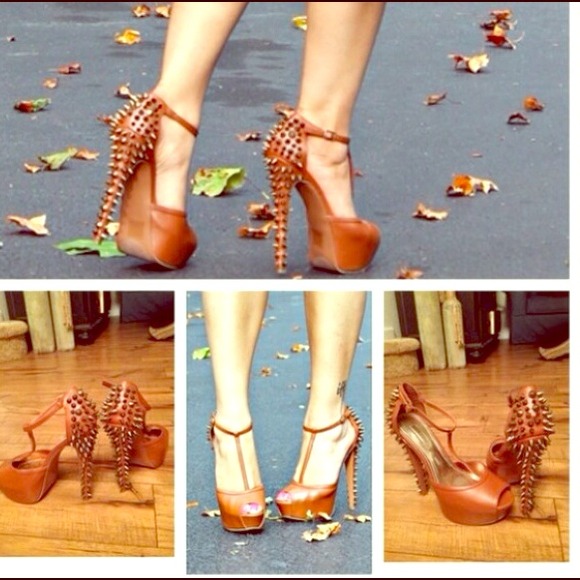 Bold "Wild Pair" Spike Heel 😻