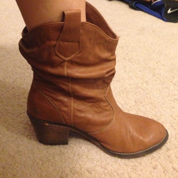 💁REDUCED! Adorable cowgirl western boots! 🎸👢 - Picture 2 of 3