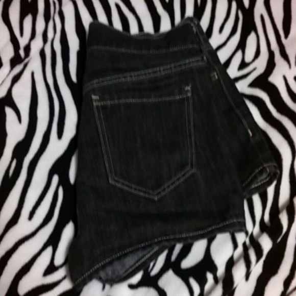 Shorts - Picture 2 of 2