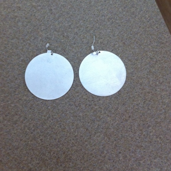 Never worn round silver earrings!!