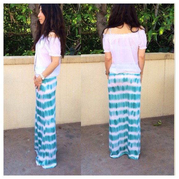 Off the shoulder chiffon style top SALE 12.00 - Picture 3 of 3