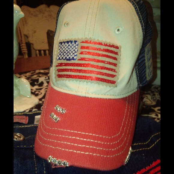 Ladies Trucker Hat loves Jesus, momma & America