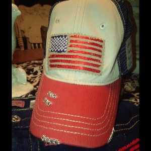 Ladies Trucker Hat loves Jesus, momma & America