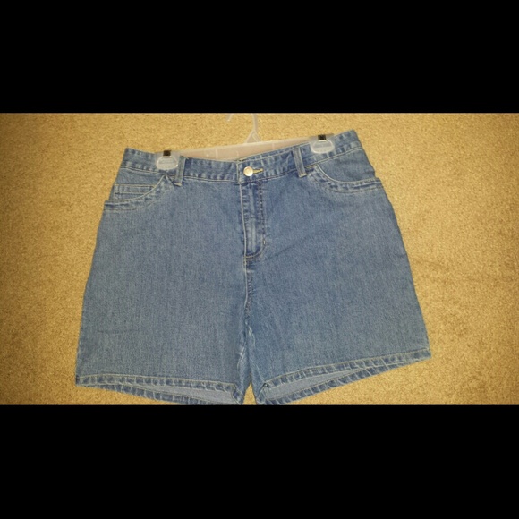 Denim Short - Picture 2 of 2