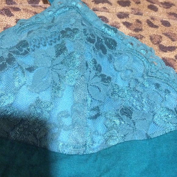 Urban behavior lace Cami - Picture 2 of 4