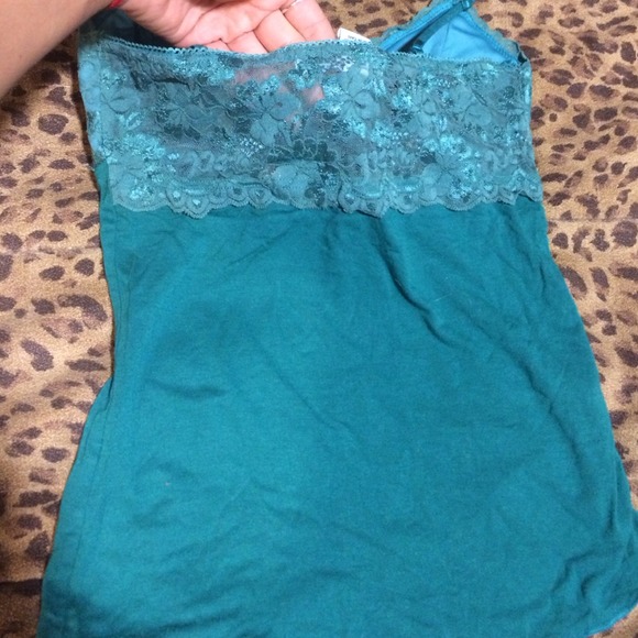 Urban behavior lace Cami - Picture 3 of 4