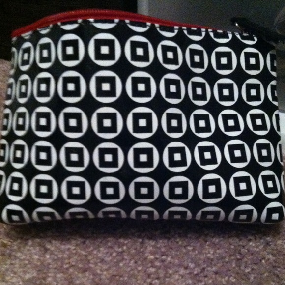 Small make-up bag. - Picture 2 of 2