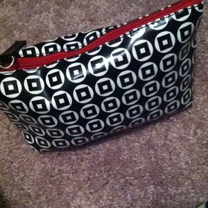Small make-up bag.