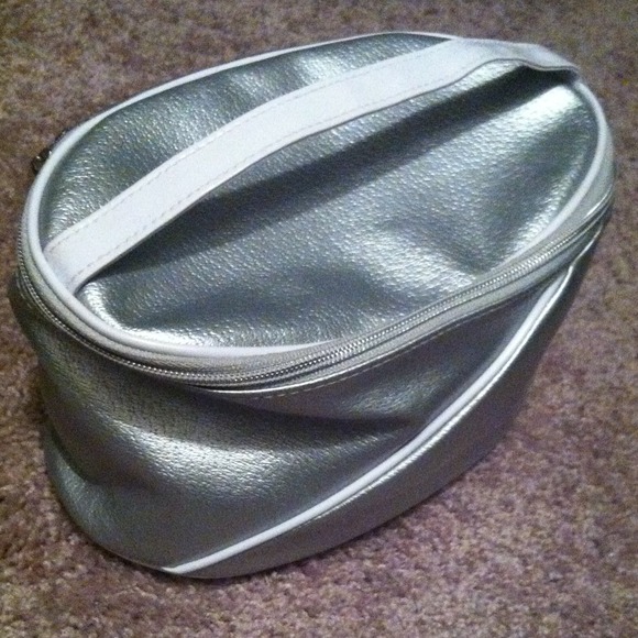 Make-up carrier.