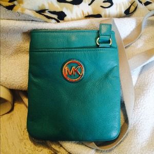 Michael kors crossbody