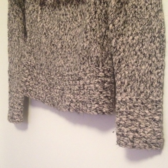 Amazing Sweater - Picture 2 of 3