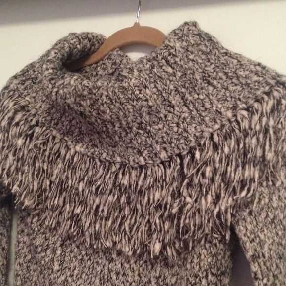 Amazing Sweater - Picture 3 of 3