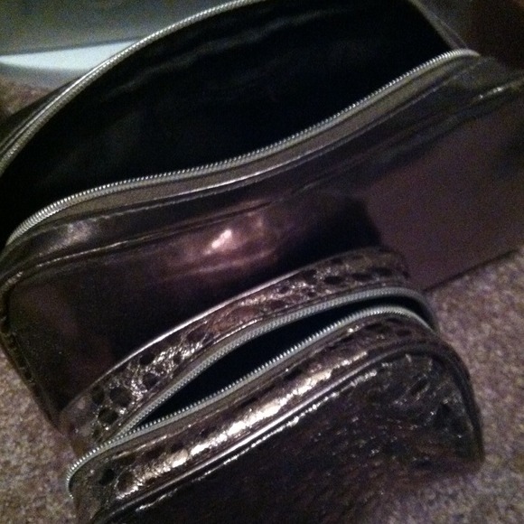 LANCÔME make-up bags. - Picture 2 of 2