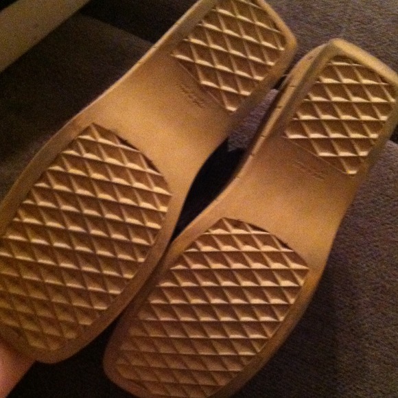 Sandals - Picture 2 of 4