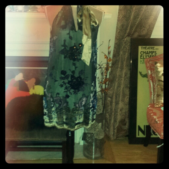 Chic, sassy, fun Hale Bob dress