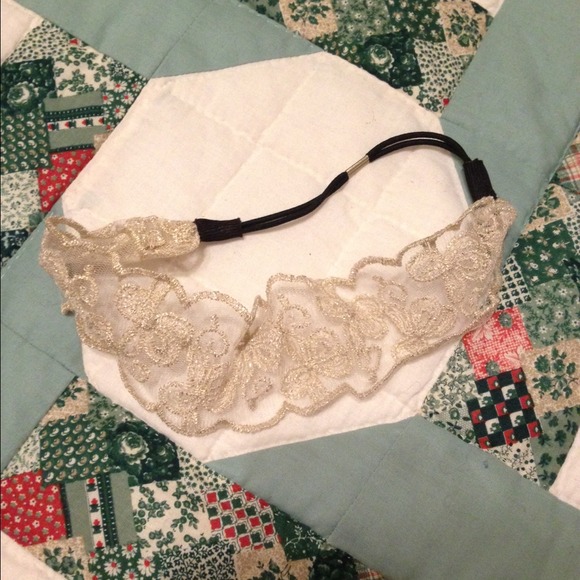 Hair bandeau gold lace