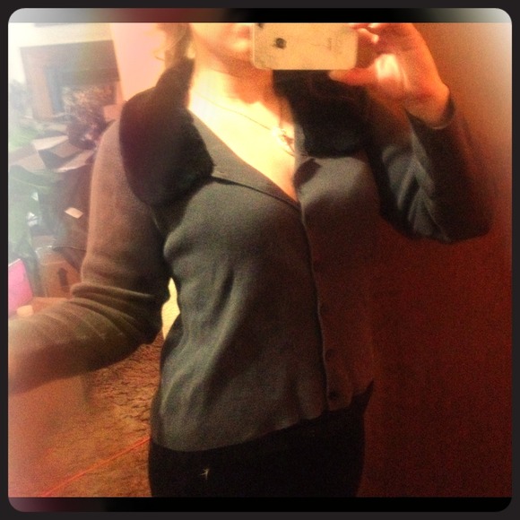 10$ if bundle! Classic look Kathie Lee sweater!!!