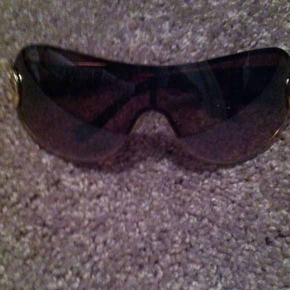 Jessica Simpson Sunglasses - Picture 2 of 4