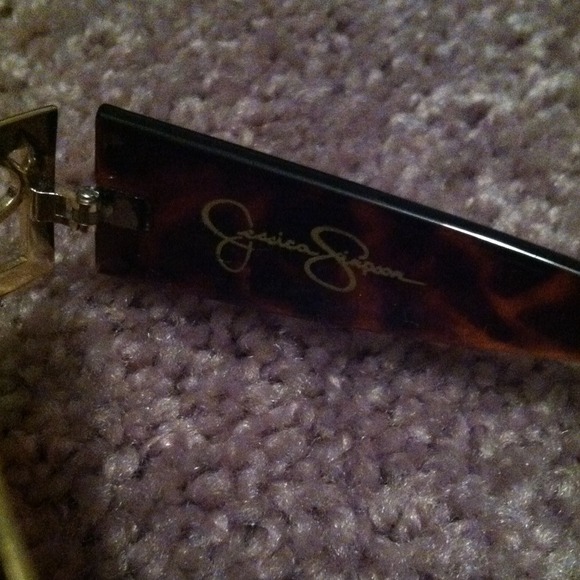 Jessica Simpson Sunglasses - Picture 4 of 4