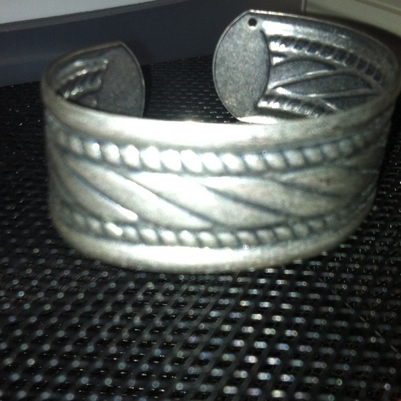 Bracelet - Picture 1 of 1