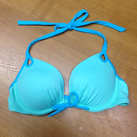 ❌SOLD❌Halter Push up Bikini Top