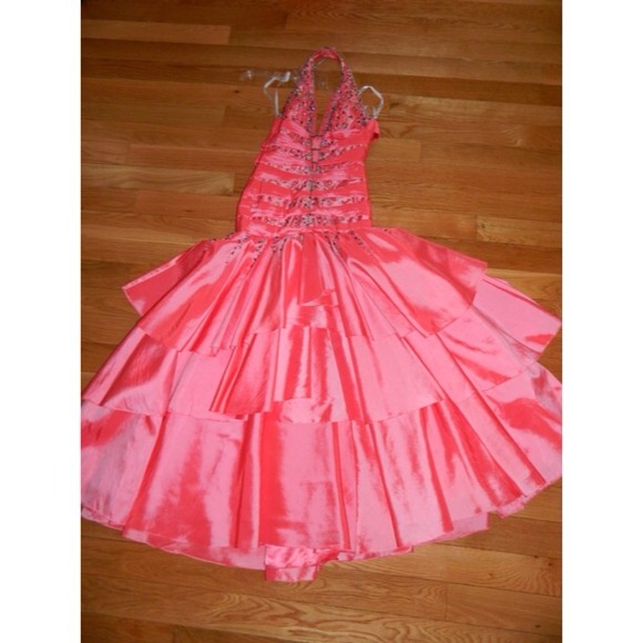 Gorgeous peachy/coral pink pageant dress