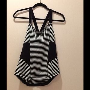 🚫 SOLD!!! 🚫 Lululemon tank!! Never worn!!